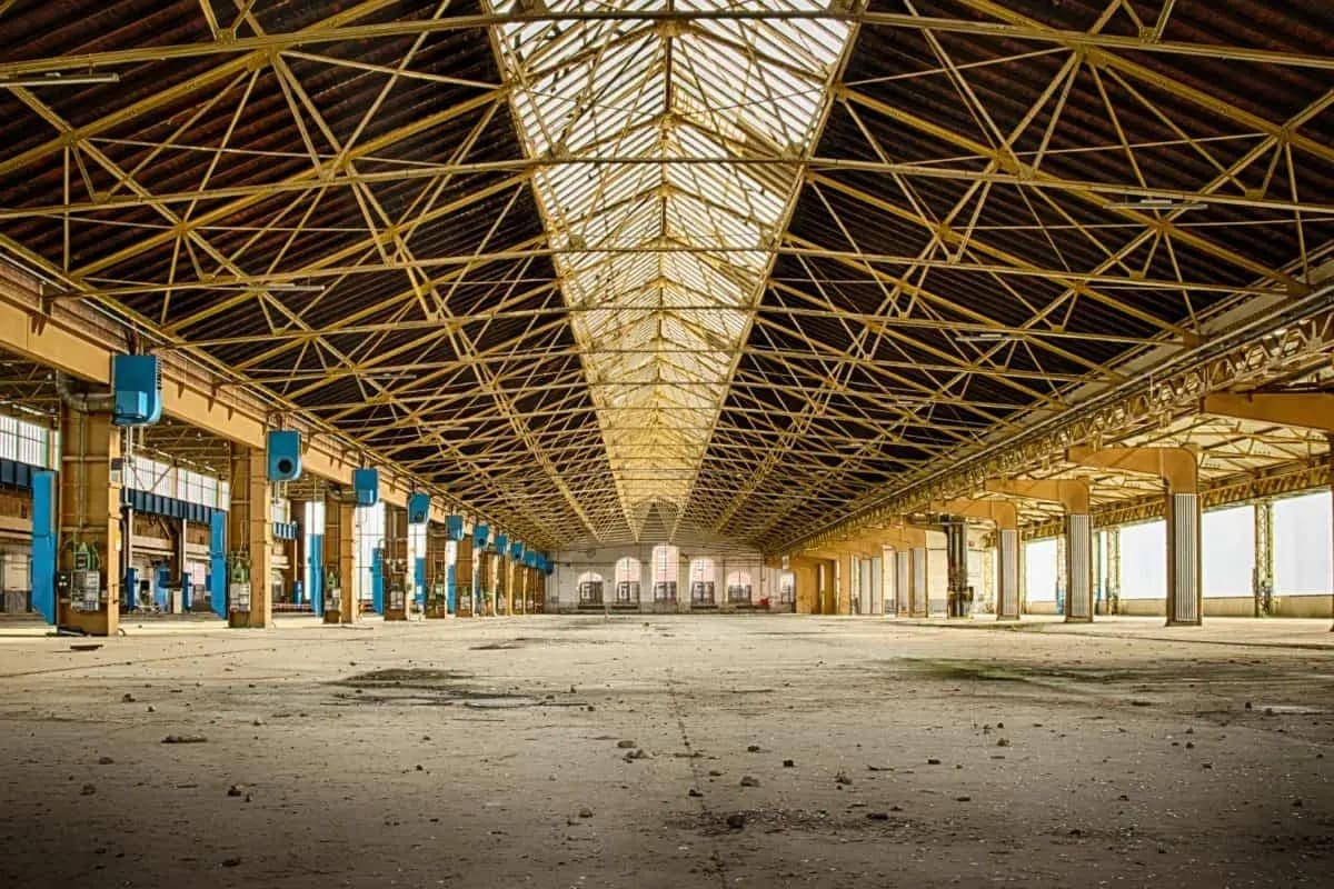 Стоманена покривна ферма и детайл от система от греди